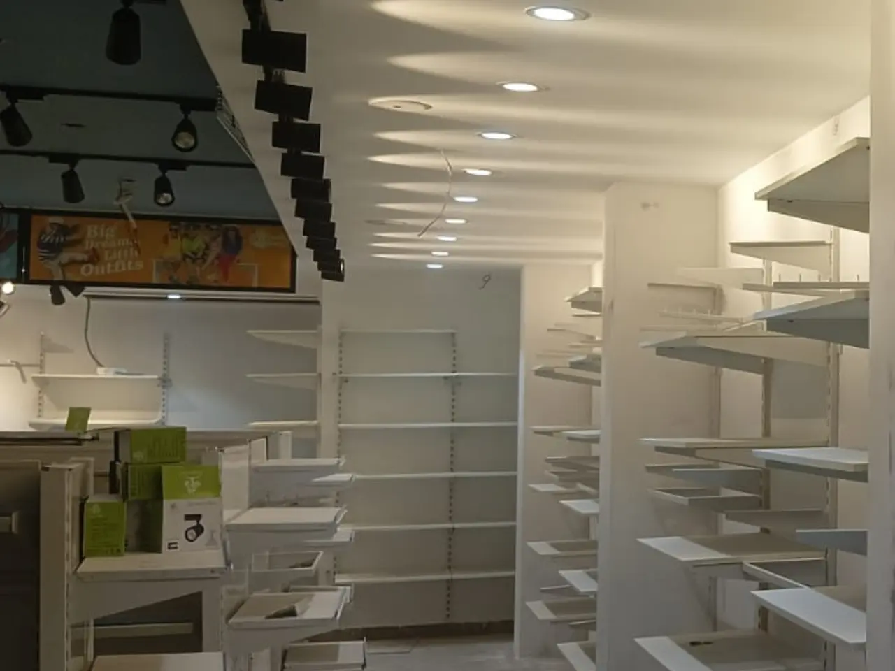 723762988_Toys Rack Installation Lucknow2.webp